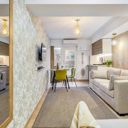 Apartment G2 = You And Me